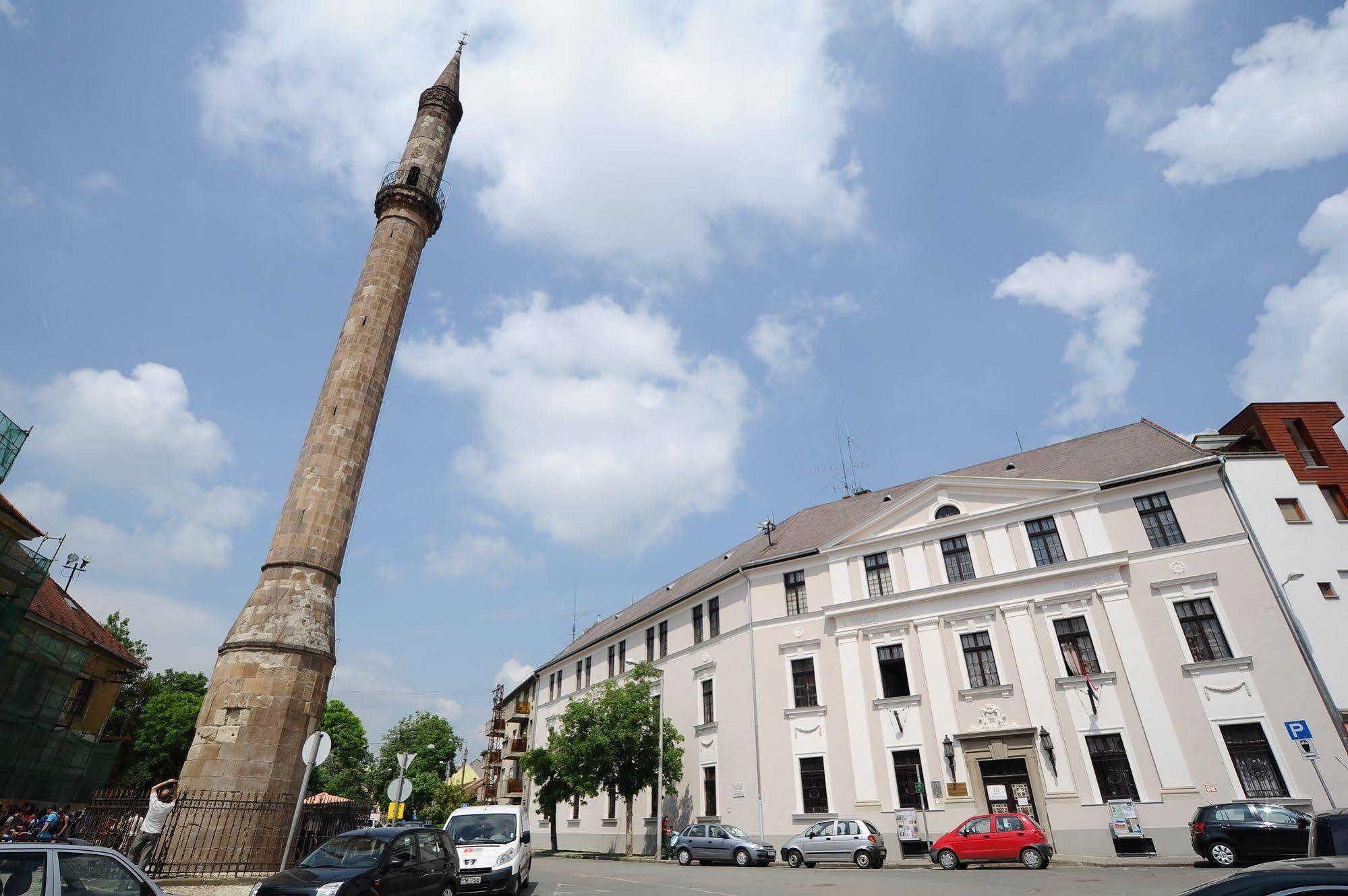 Hotel Minaret&Etterem Eger Exterior photo
